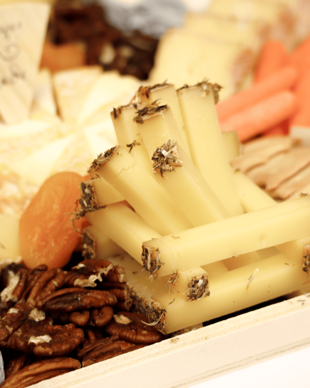 Plateau de fromage avec des noix de pécan