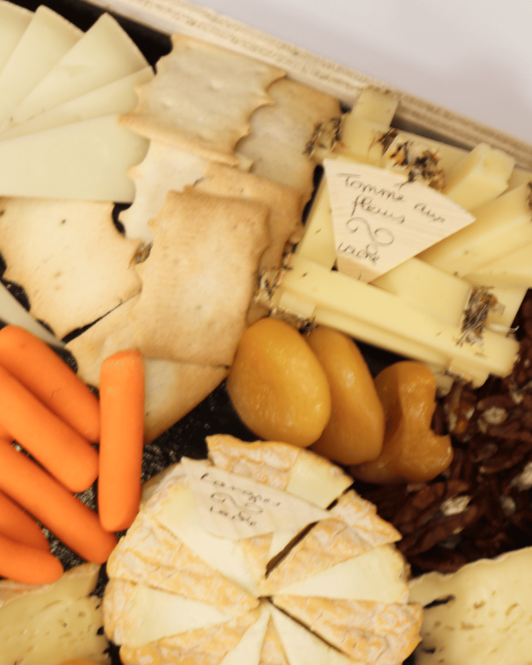 Plateau fromage Tomme aux fleurs